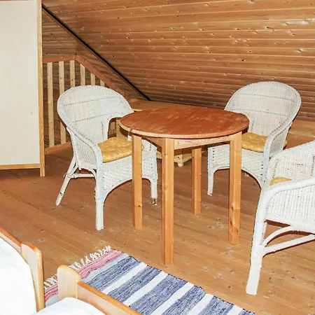 Semesterbostad Gorgeous In With Kitchen Schwarz (Mecklenburgische Seenplatte)